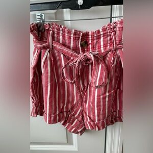 Loose Fitted AE striped shorts!